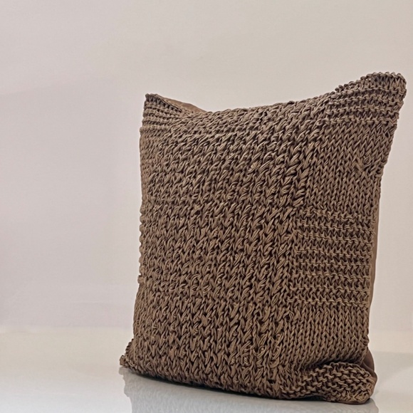 Pottery Barn Calla Throw Pillow Cover NWOT - Picture 4 of 8